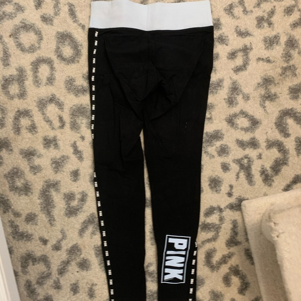 Victoria’s Secret PINK leggings